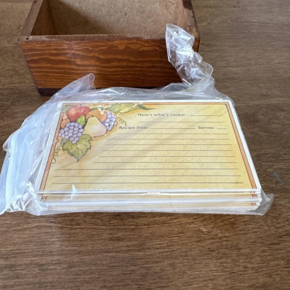 Vtg Wooden MCM Country Farmhouse 3 Section Divided Card File Recipe Box w Cards